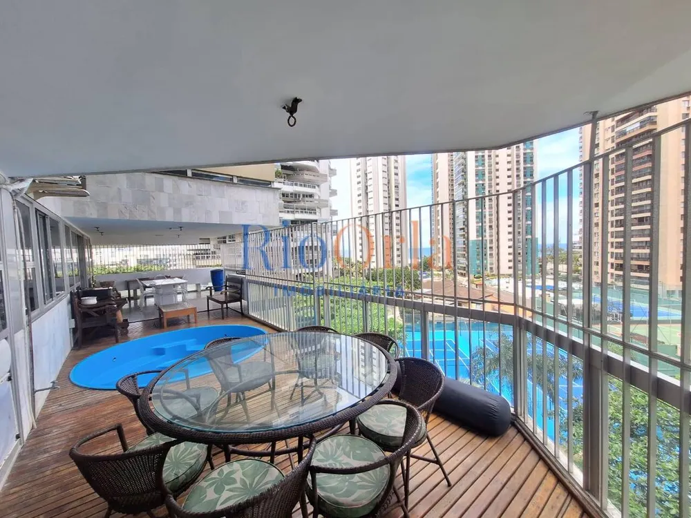 Apartamento, 3 quartos, 220 m² - Foto 1