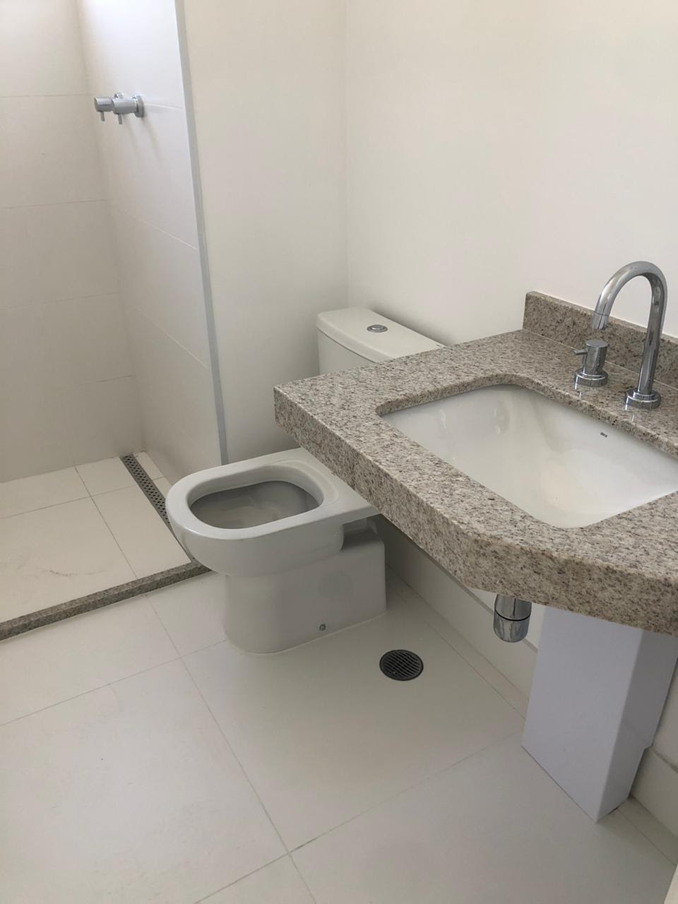 Apartamento à venda com 3 quartos, 103m² - Foto 2