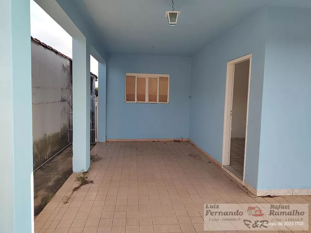 Casa à venda com 2 quartos, 300m² - Foto 1