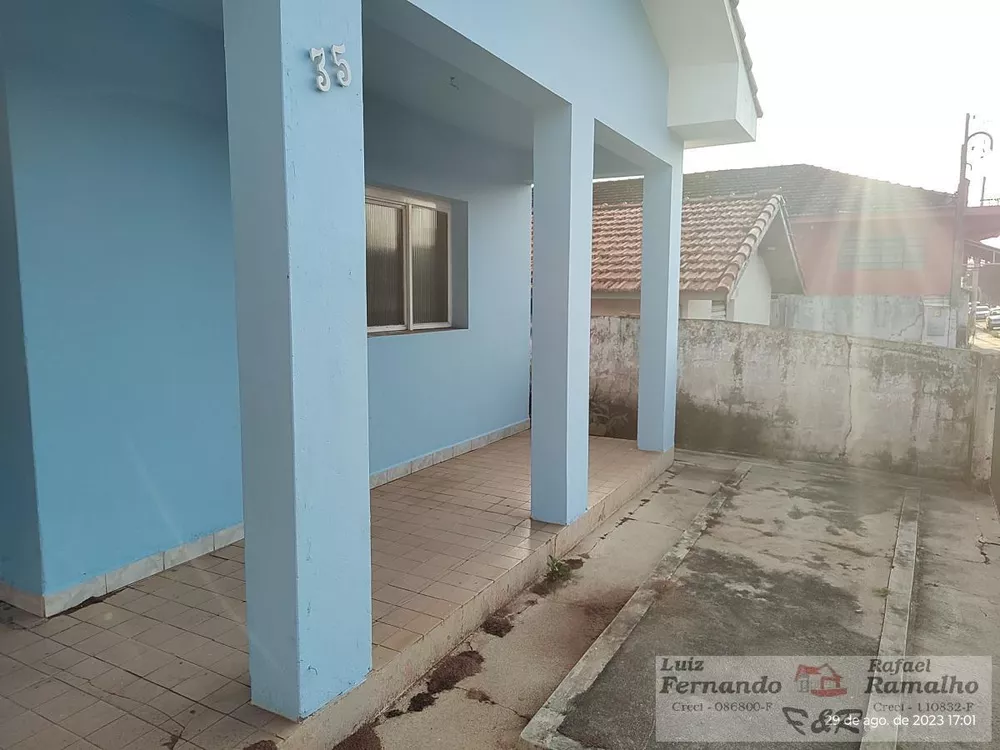 Casa à venda com 2 quartos, 300m² - Foto 2