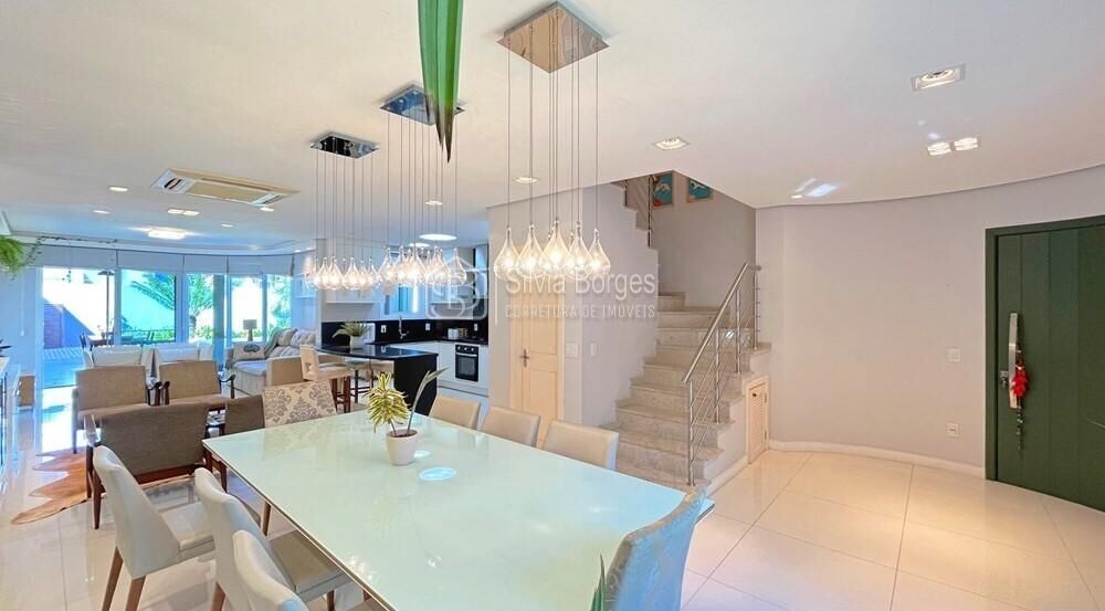 Sobrado à venda com 3 quartos, 211m² - Foto 1