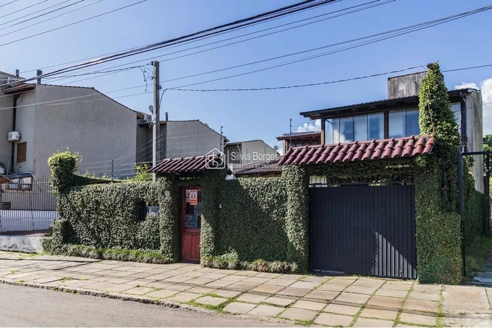 Casa, 3 quartos, 235 m² - Foto 1
