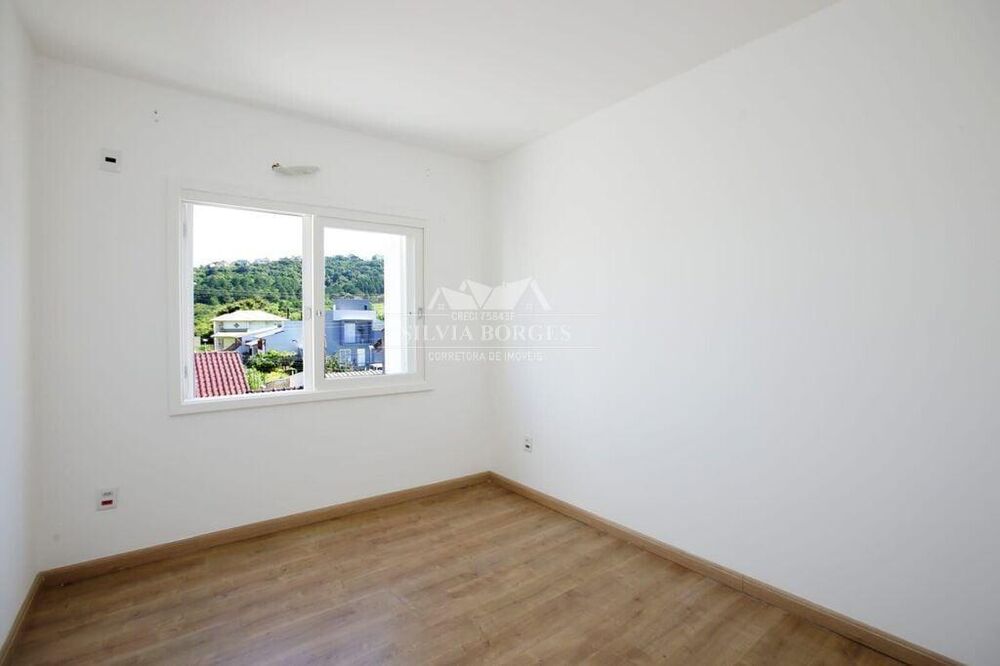 Sobrado à venda com 3 quartos, 239m² - Foto 2