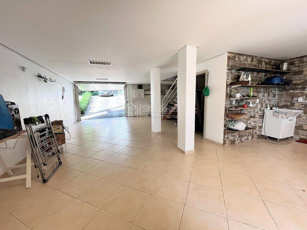Sobrado à venda com 3 quartos, 300m² - Foto 3