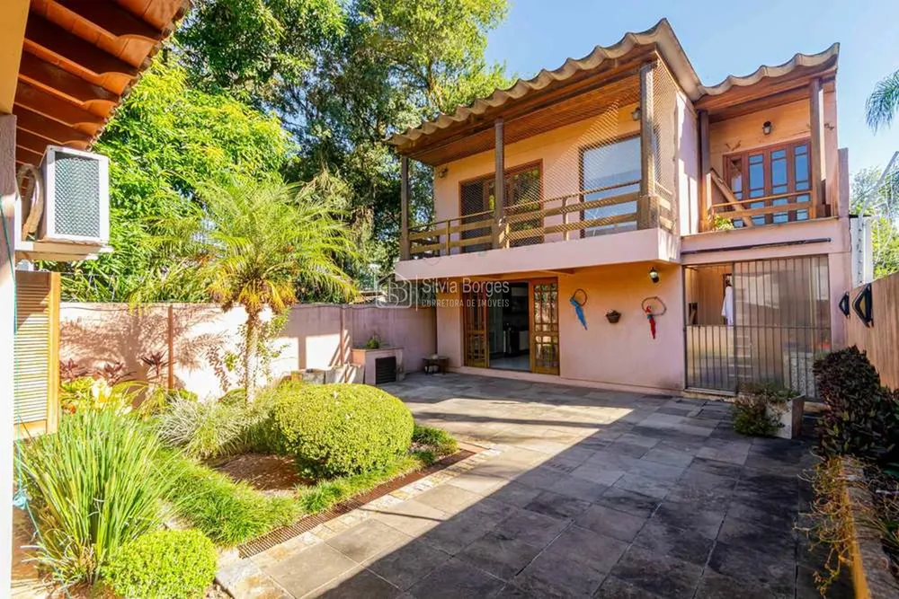 Sobrado, 6 quartos, 225 m² - Foto 1