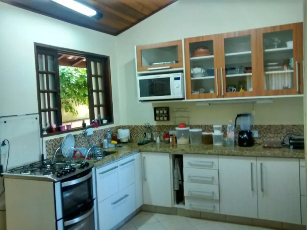 Chácara à venda com 3 quartos, 1100m² - Foto 4