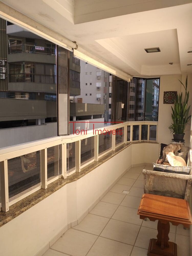 Apartamento, 3 quartos, 210 m² - Foto 2