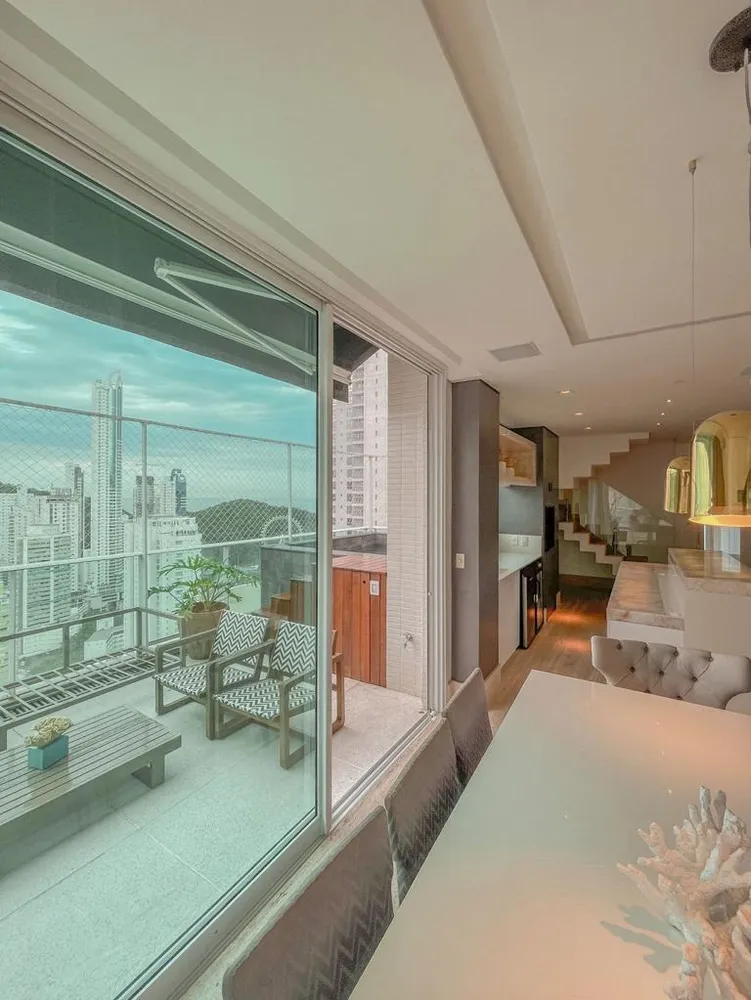 Cobertura, 3 quartos, 251 m² - Foto 3
