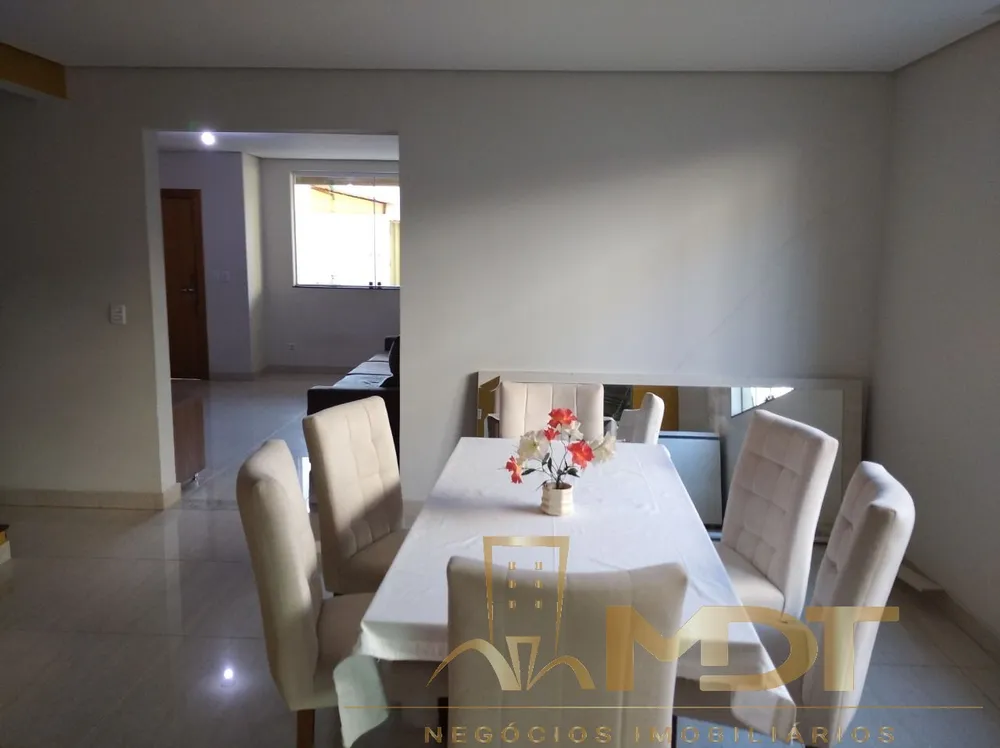 Casa, 4 quartos, 300 m² - Foto 1