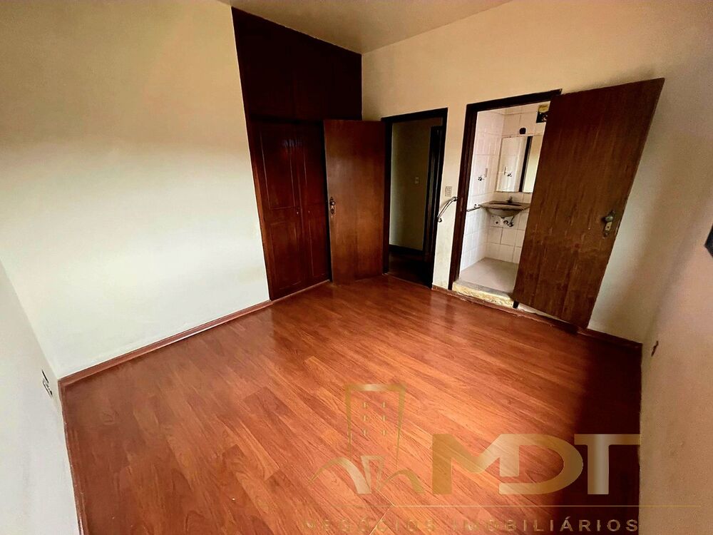 Casa, 7 quartos, 549 m² - Foto 2