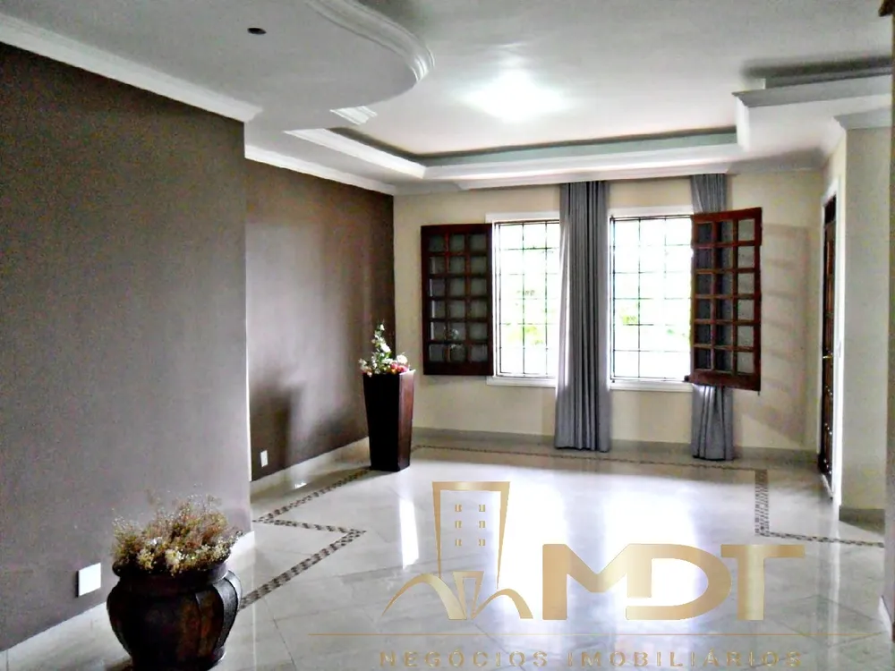 Casa, 6 quartos, 361 m² - Foto 1