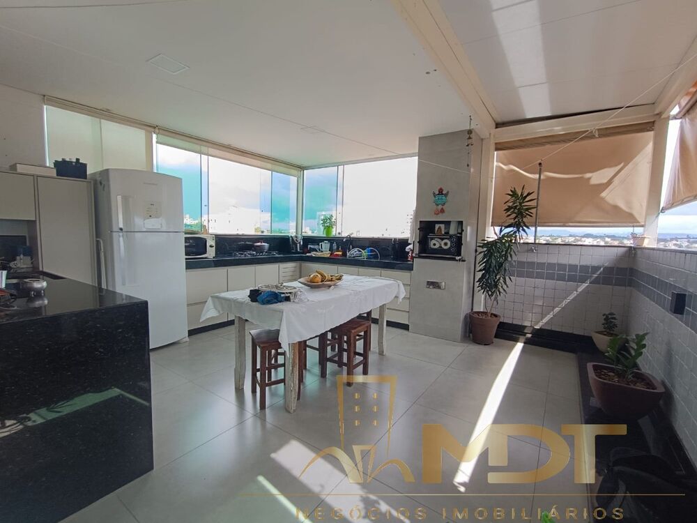 Cobertura à venda com 2 quartos, 64m² - Foto 4