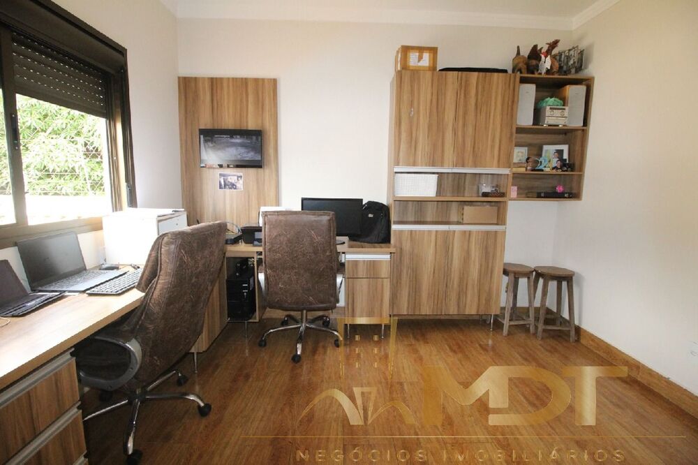 Casa, 5 quartos, 220 m² - Foto 1