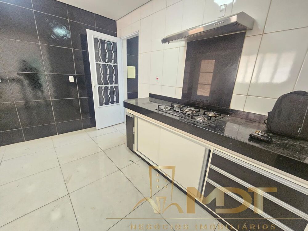 Casa, 4 quartos, 200 m² - Foto 3