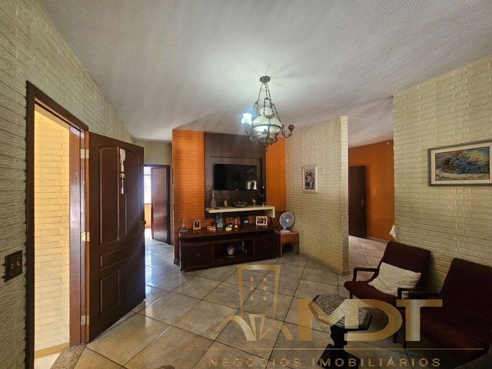 Casa, 4 quartos, 260 m² - Foto 1