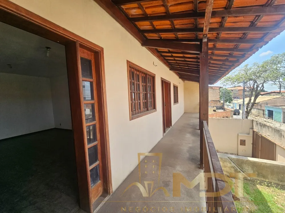 Casa, 4 quartos, 232 m² - Foto 1
