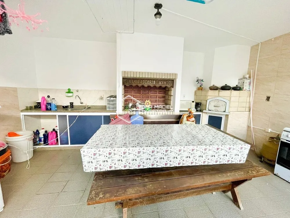 Casa, 6 quartos, 188 m² - Foto 1