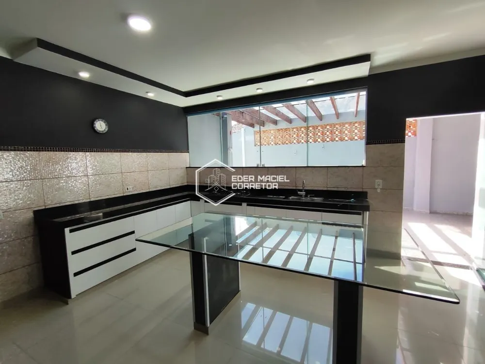 Casa, 4 quartos, 205 m² - Foto 1