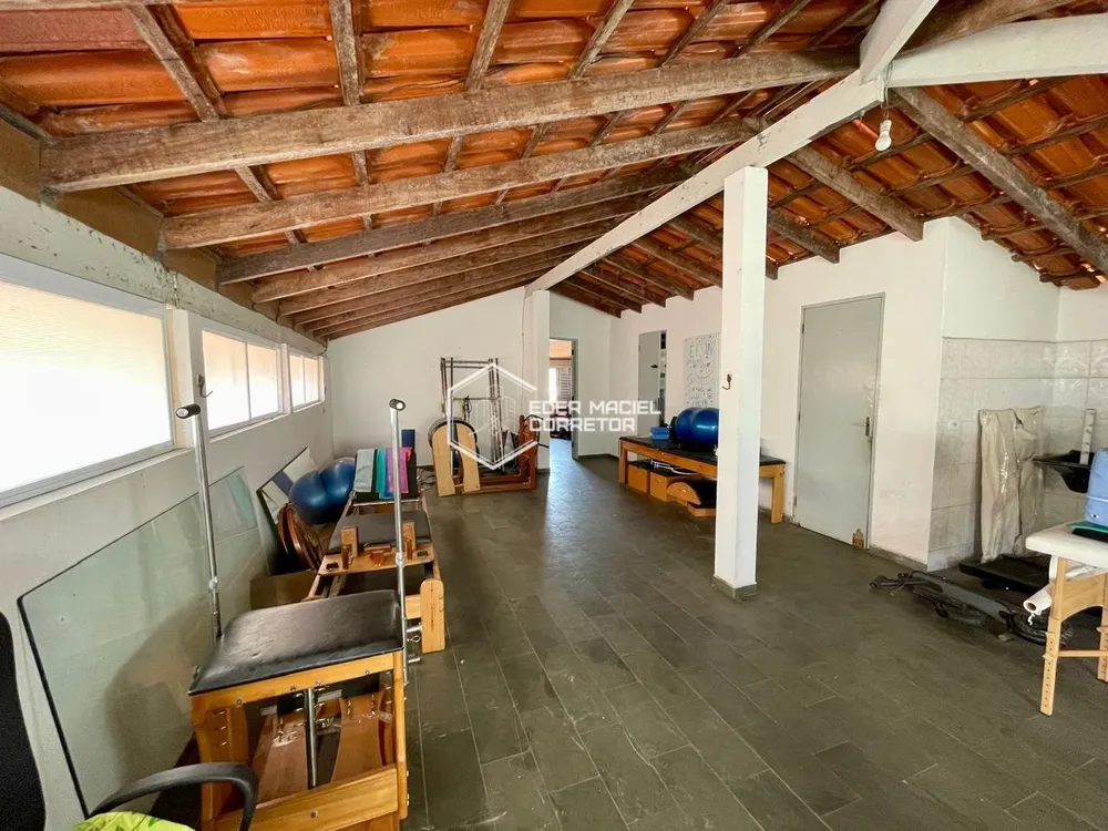 Casa, 5 quartos, 253 m² - Foto 3