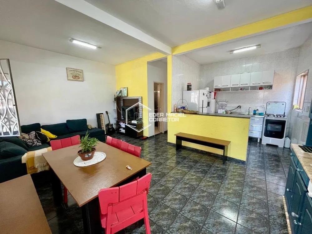 Casa, 5 quartos, 253 m² - Foto 1
