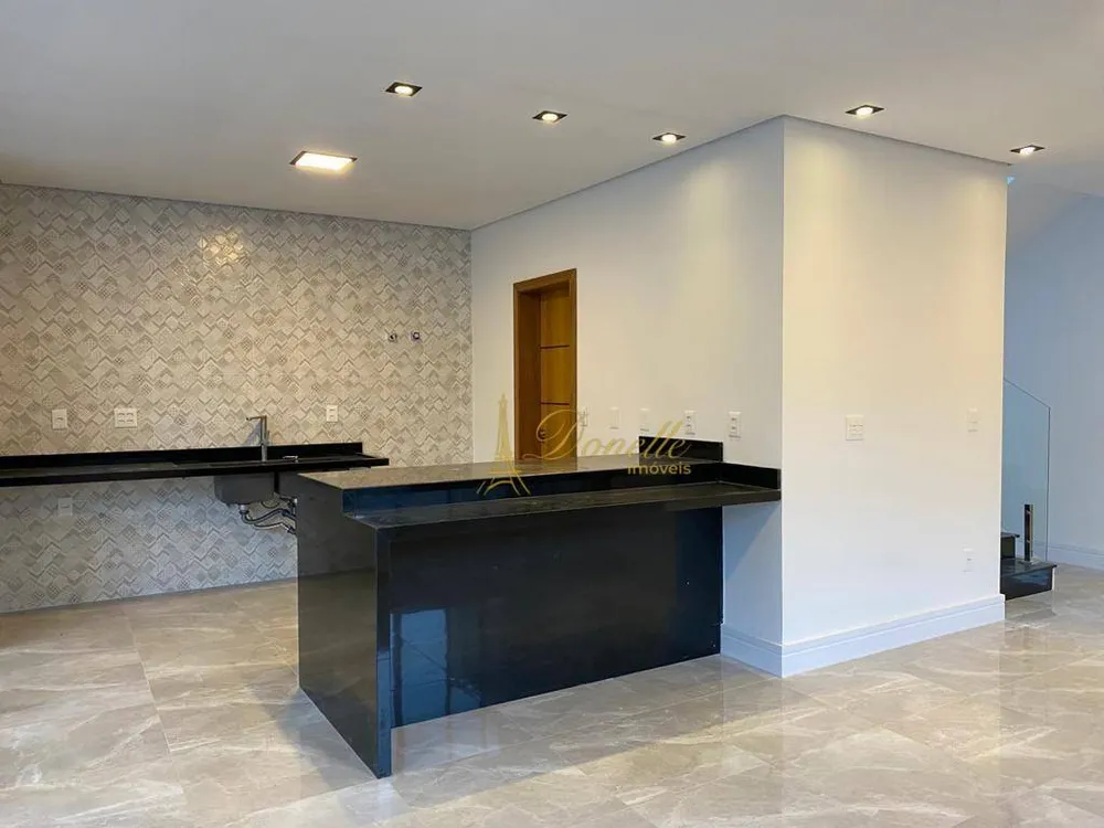 Sobrado, 4 quartos, 240 m² - Foto 4