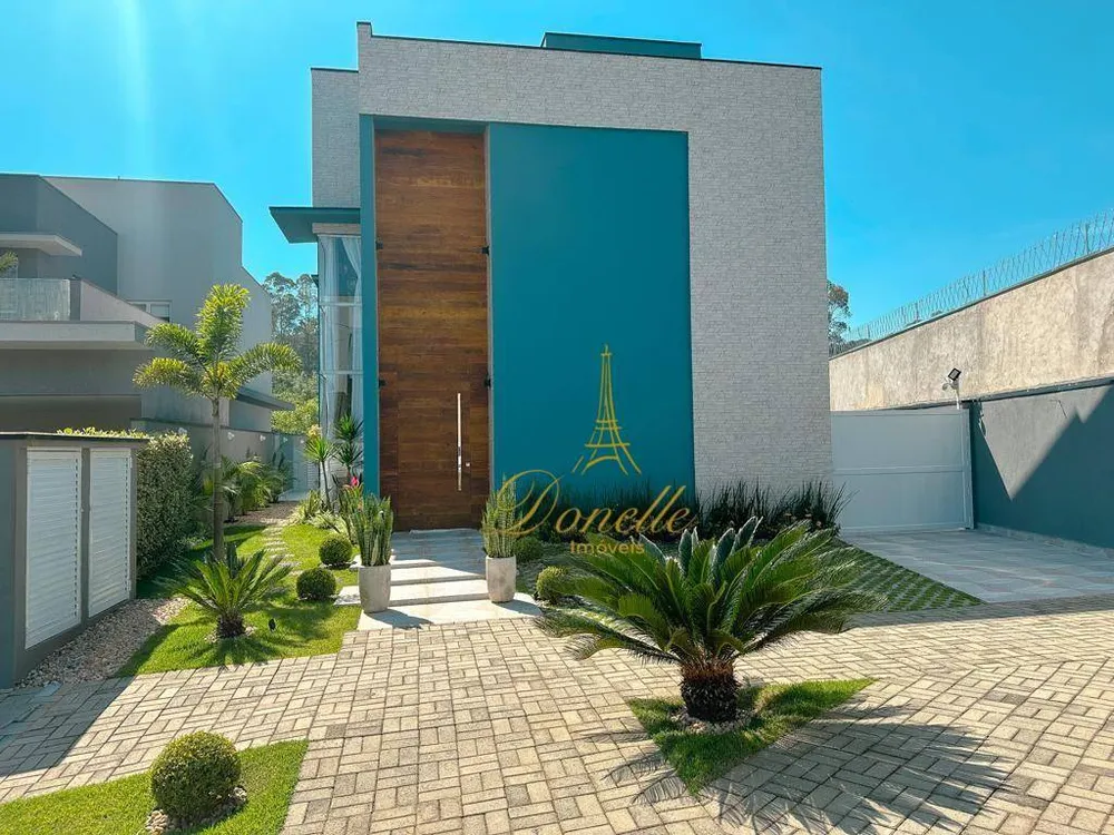 Sobrado, 3 quartos, 216 m² - Foto 1