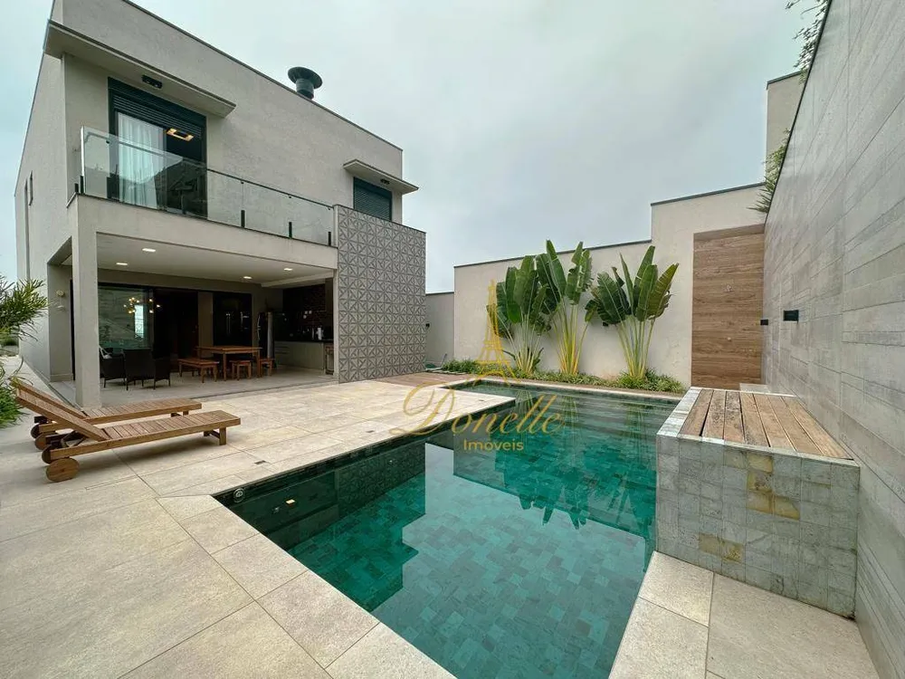 Sobrado, 3 quartos, 316 m² - Foto 1