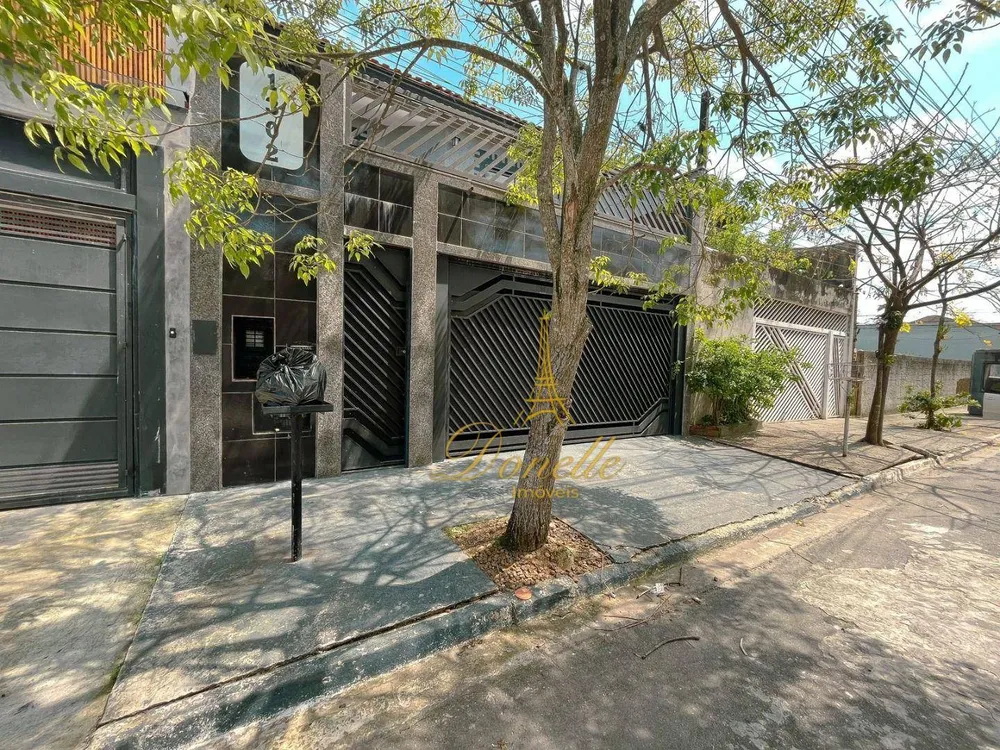 Sobrado, 3 quartos, 261 m² - Foto 2