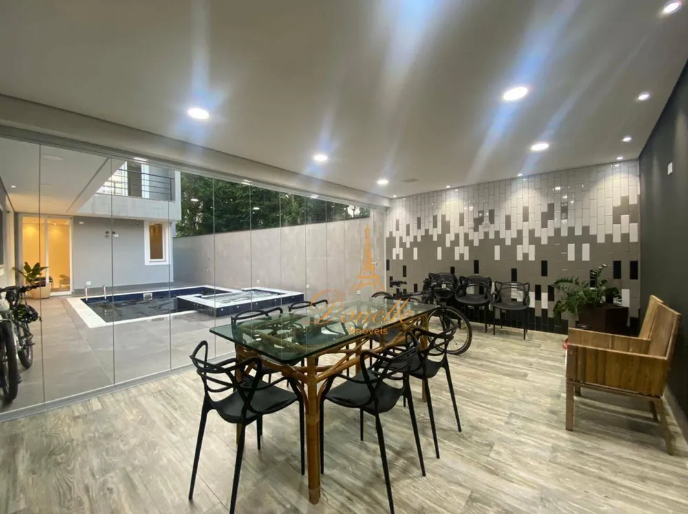 Sobrado, 4 quartos, 340 m² - Foto 2