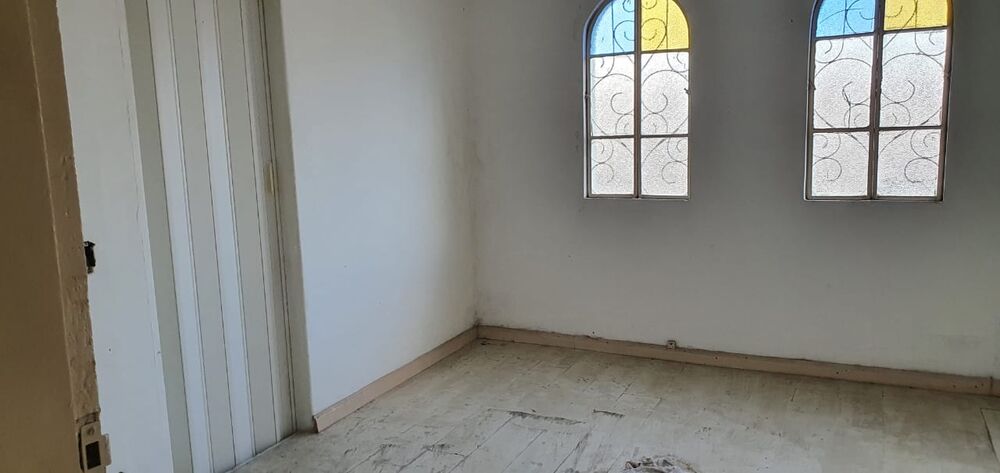 Sobrado à venda com 4 quartos, 216m² - Foto 1