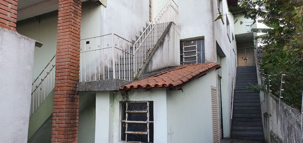 Sobrado à venda com 4 quartos, 216m² - Foto 2