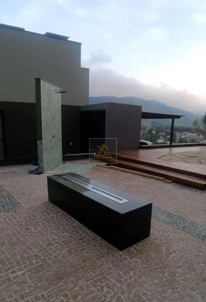 Casa à venda com 3 quartos, 311m² - Foto 5