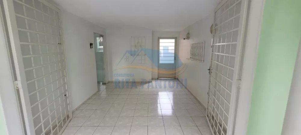 Casa à venda com 3 quartos, 187m² - Foto 1