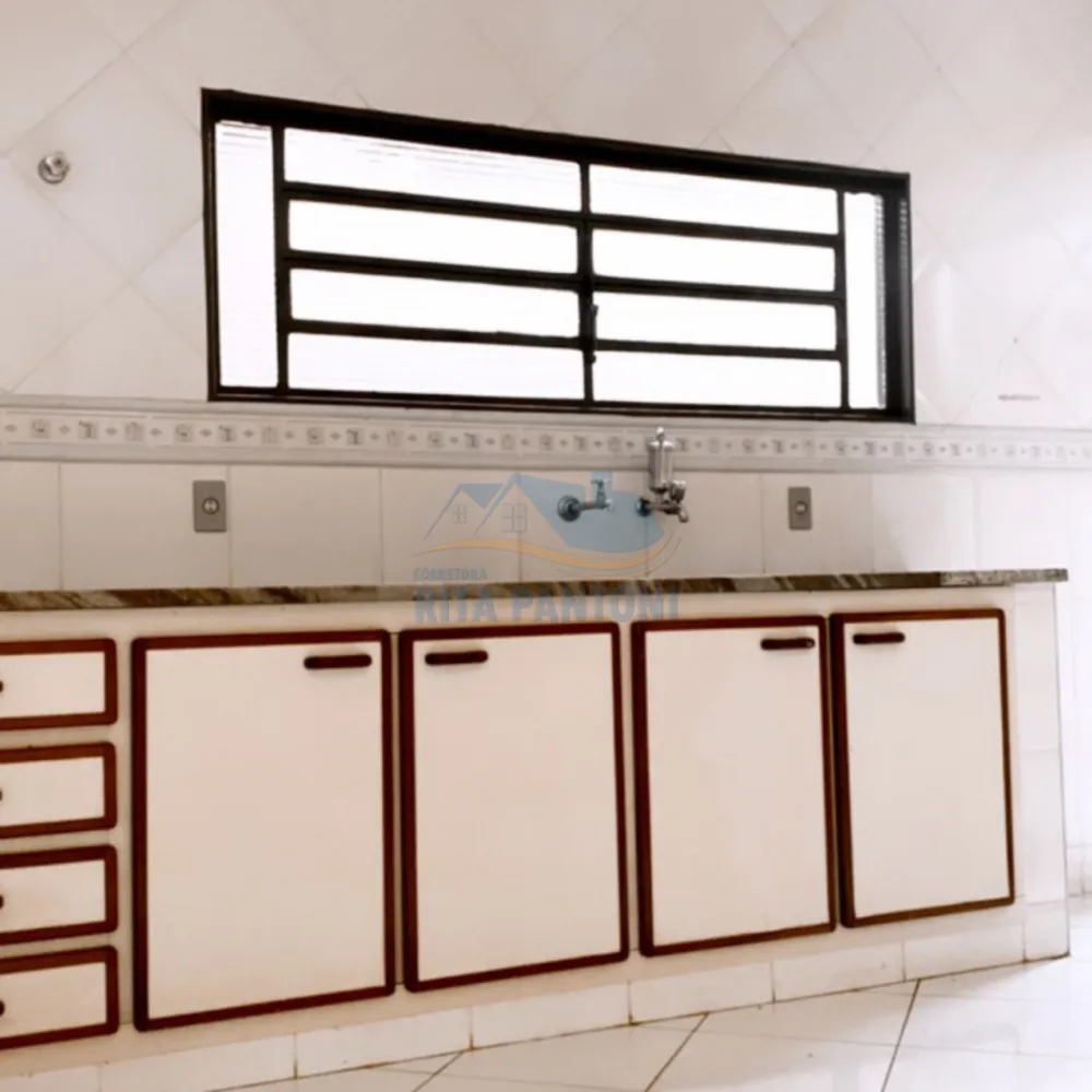 Casa, 3 quartos, 235 m² - Foto 3
