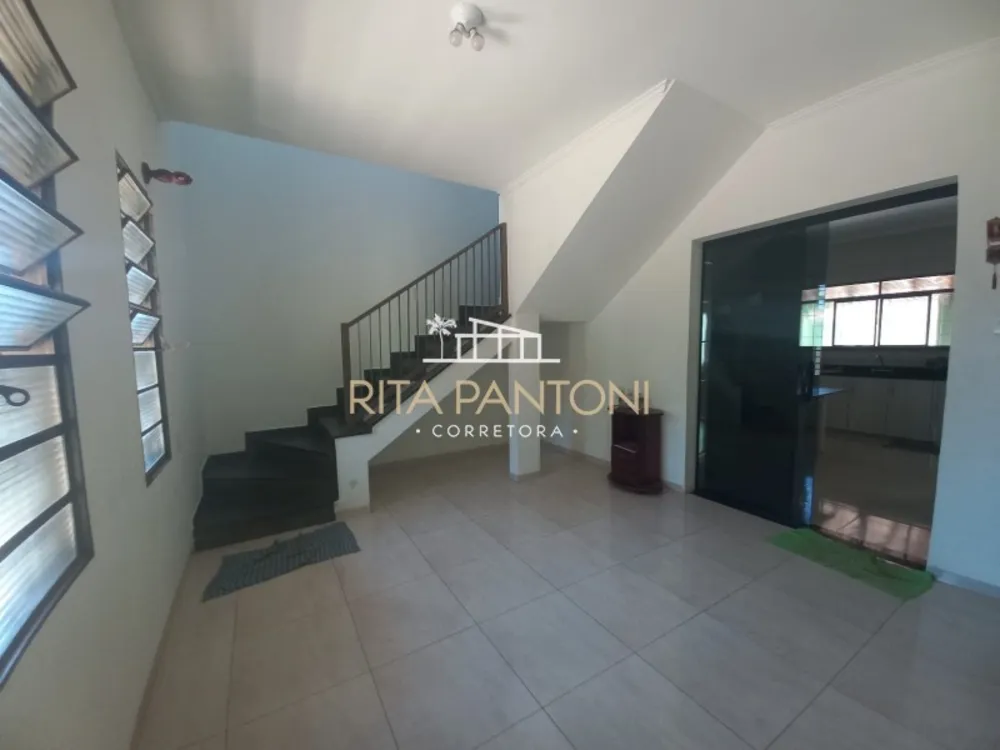 Casa, 5 quartos, 216 m² - Foto 2