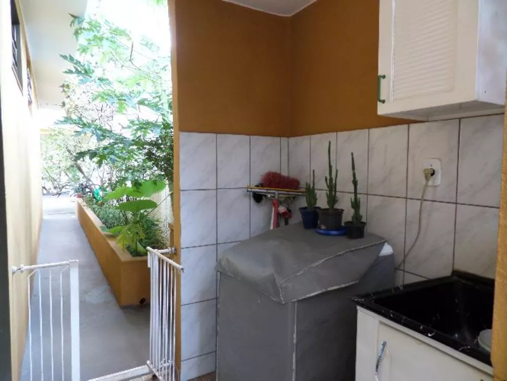 Casa à venda com 3 quartos, 160m² - Foto 2