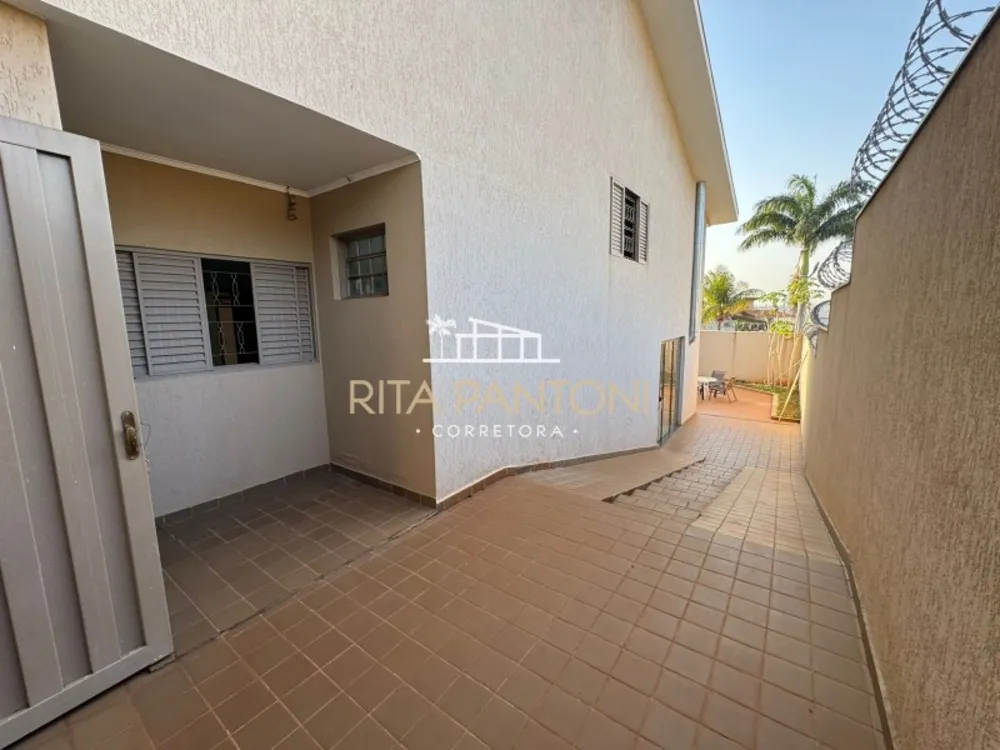 Casa, 4 quartos, 249 m² - Foto 2