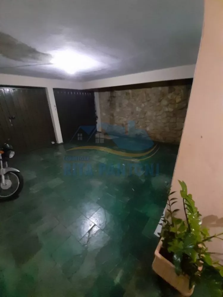 Casa à venda com 3 quartos, 163m² - Foto 1