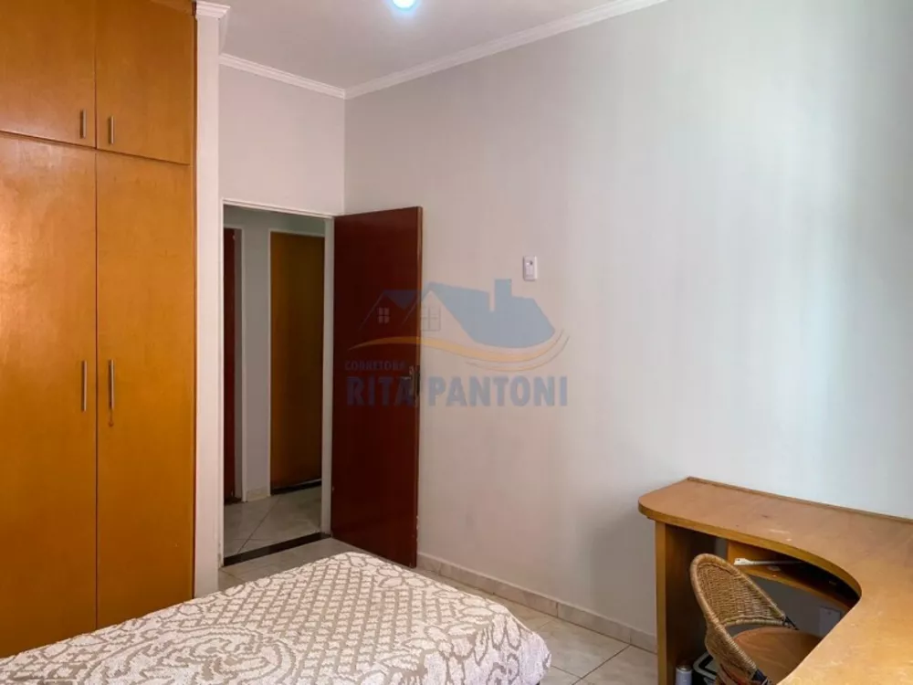 Casa à venda com 5 quartos, 182m² - Foto 4