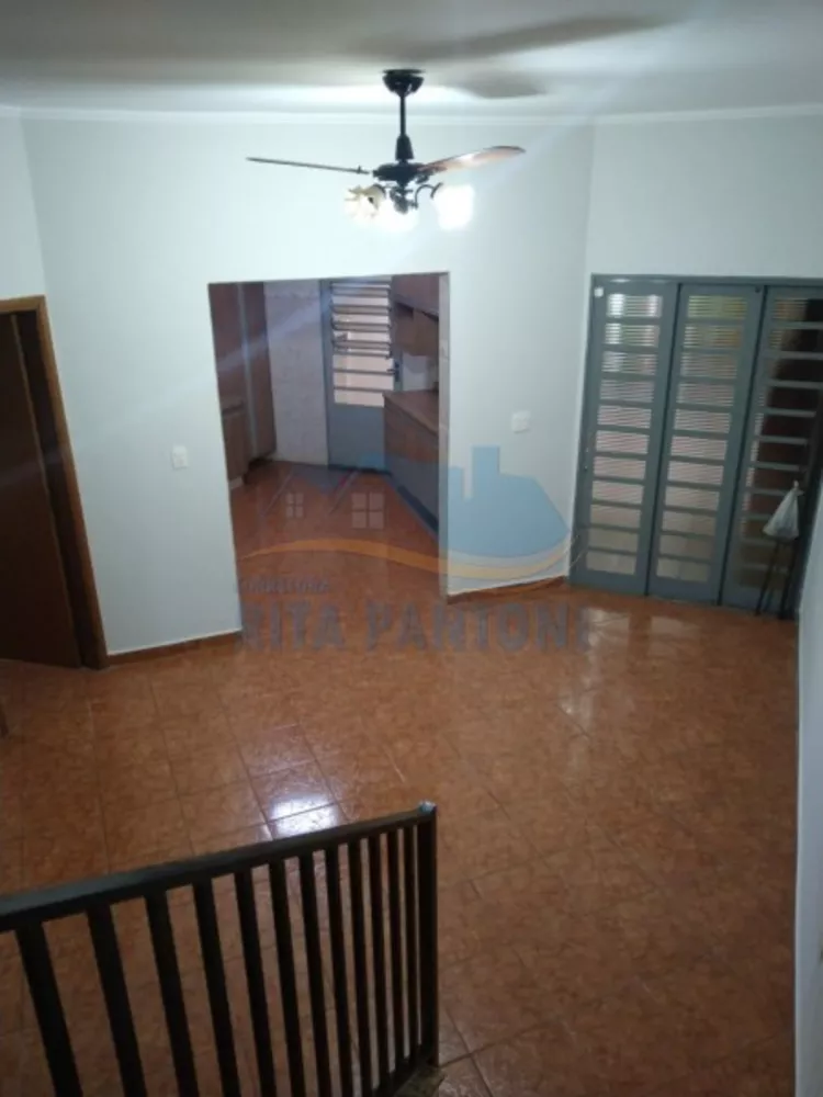 Casa à venda com 3 quartos, 168m² - Foto 2