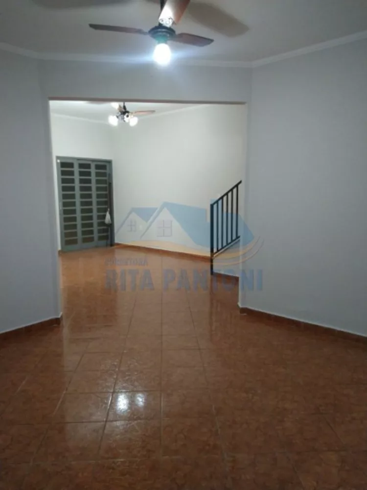 Casa à venda com 3 quartos, 168m² - Foto 1