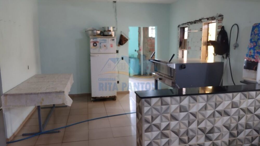 Sobrado à venda com 4 quartos, 220m² - Foto 1