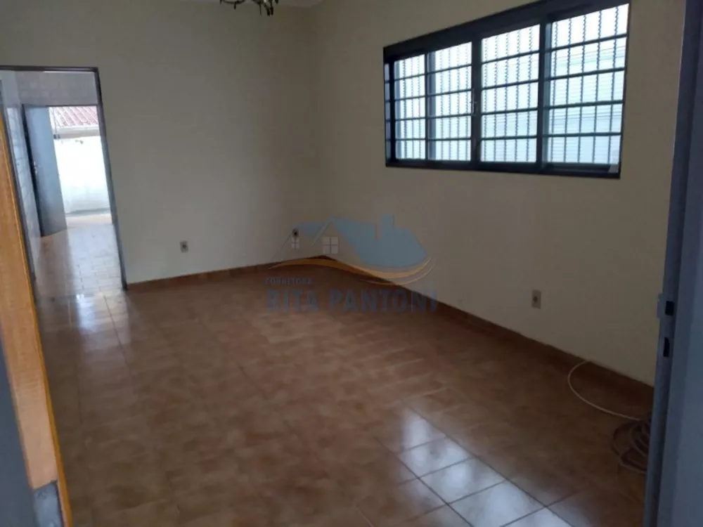 Casa à venda com 2 quartos, 107m² - Foto 1