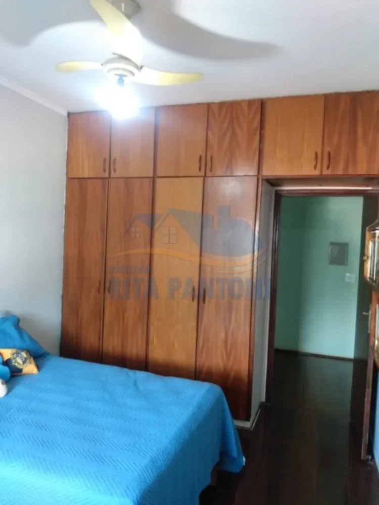 Casa, 4 quartos, 247 m² - Foto 2
