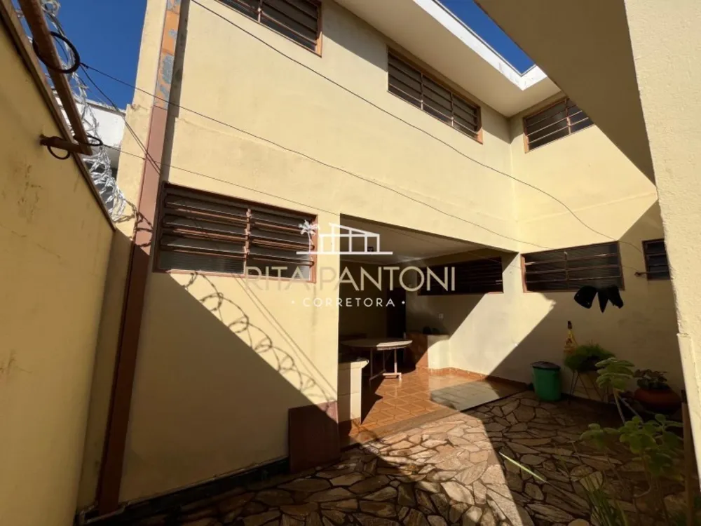 Casa, 3 quartos, 228 m² - Foto 2