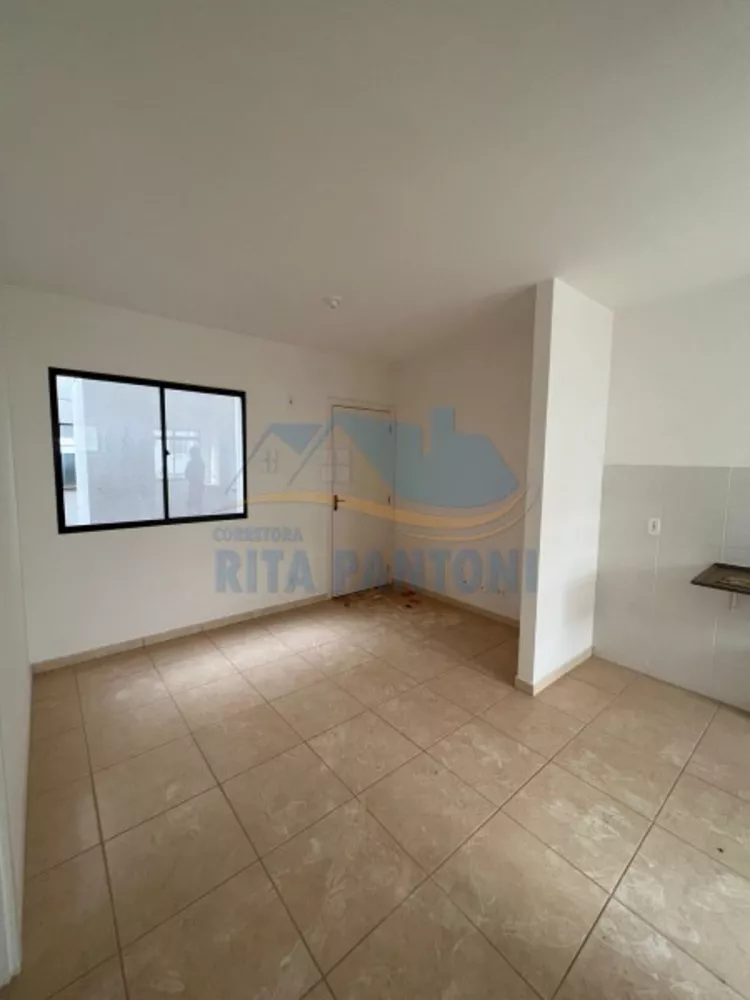 Apartamento à venda com 2 quartos, 42m² - Foto 4