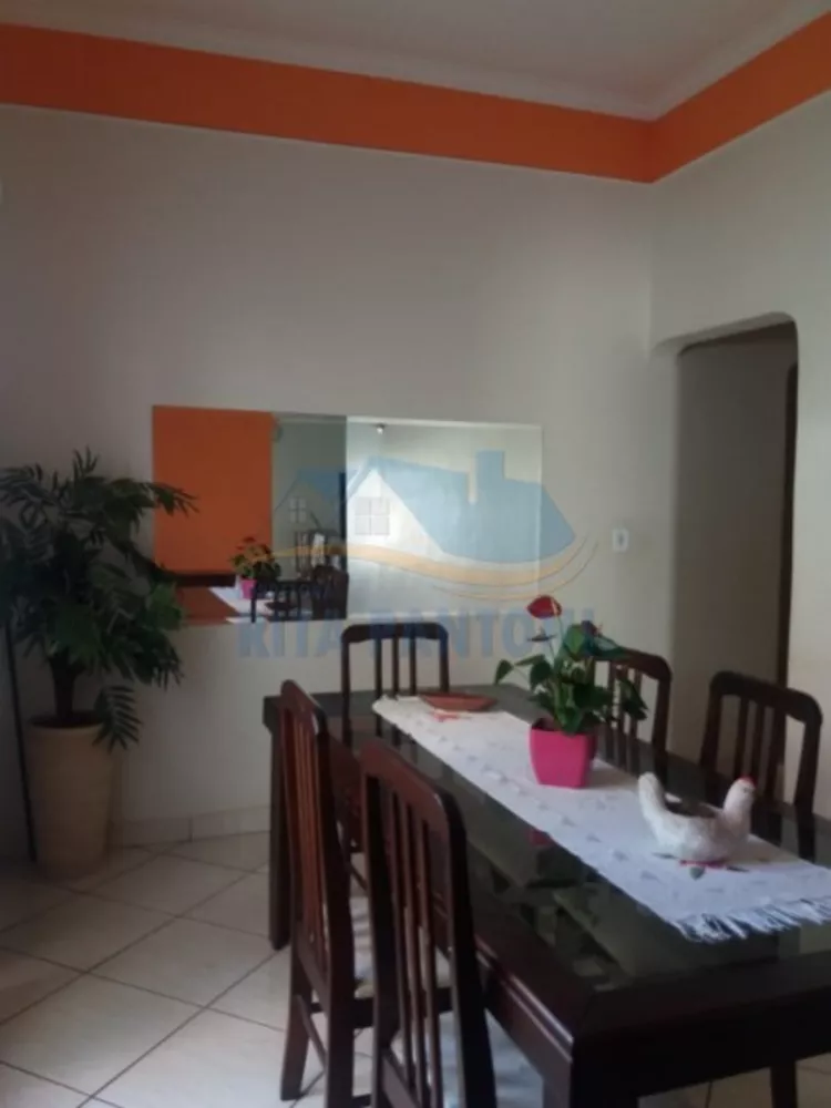 Casa à venda com 3 quartos, 249m² - Foto 3