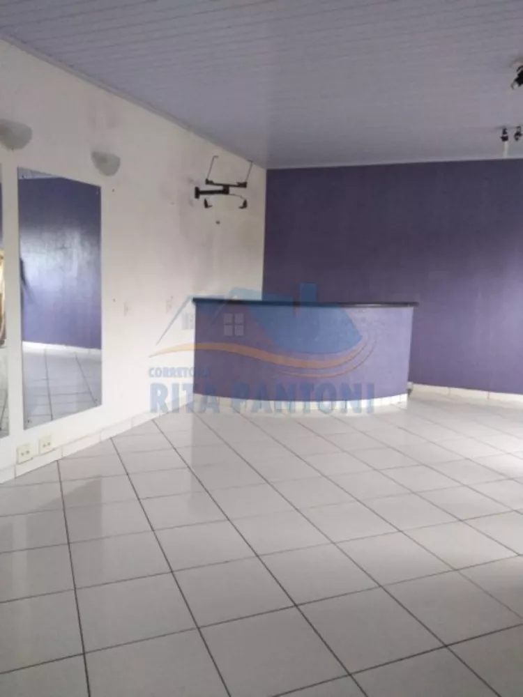 Casa à venda com 3 quartos, 188m² - Foto 1