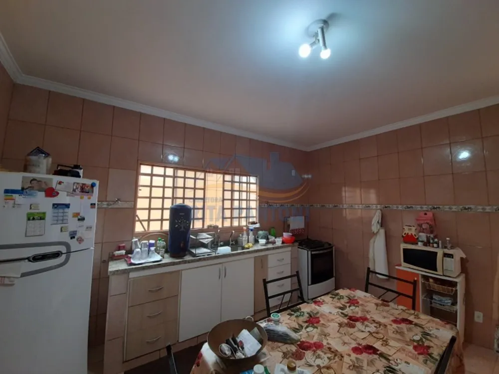 Casa, 3 quartos, 168 m² - Foto 2