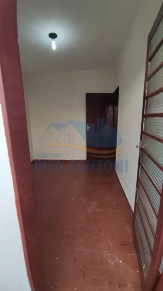 Casa à venda com 1 quarto, 324m² - Foto 2